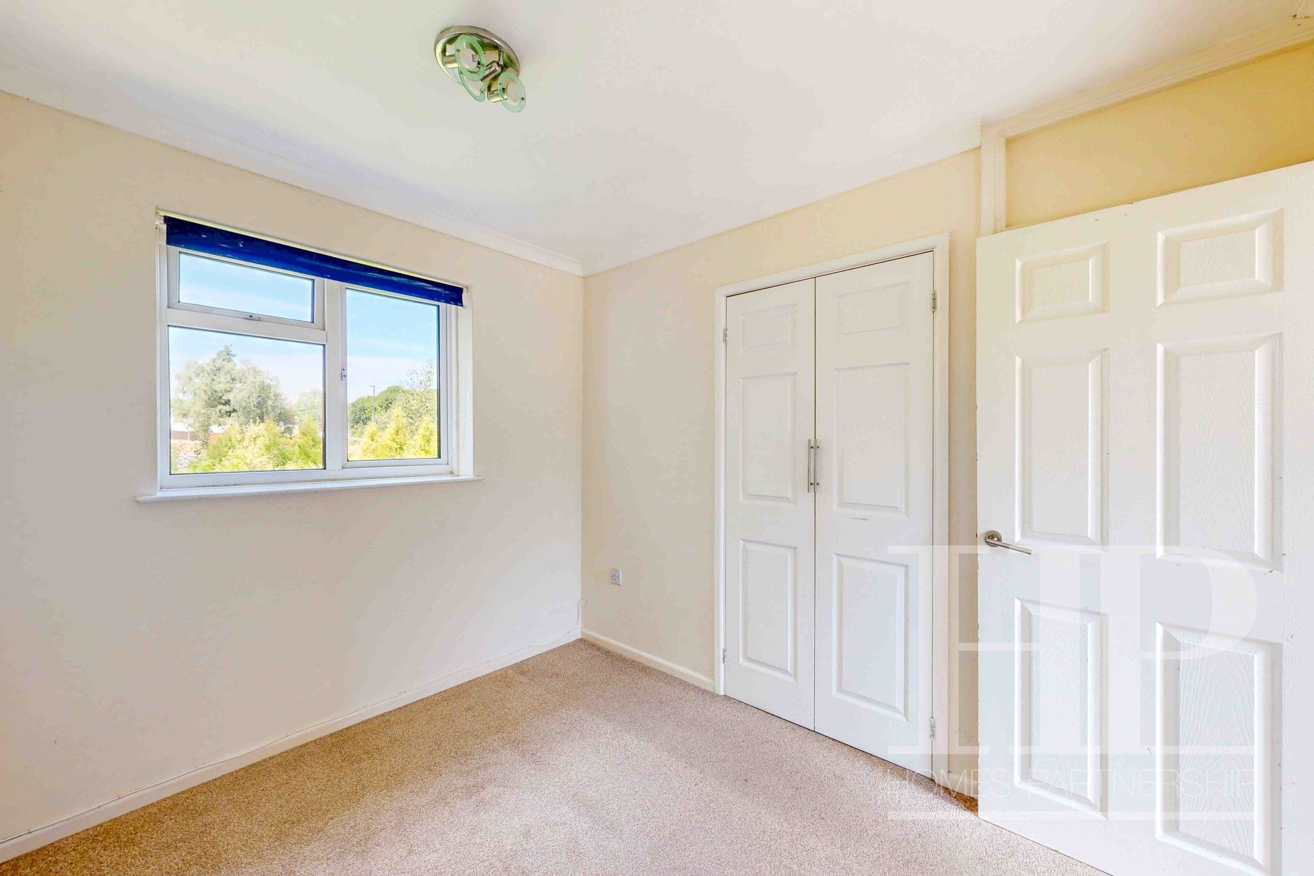 Flat Greenways Walk in Crawley