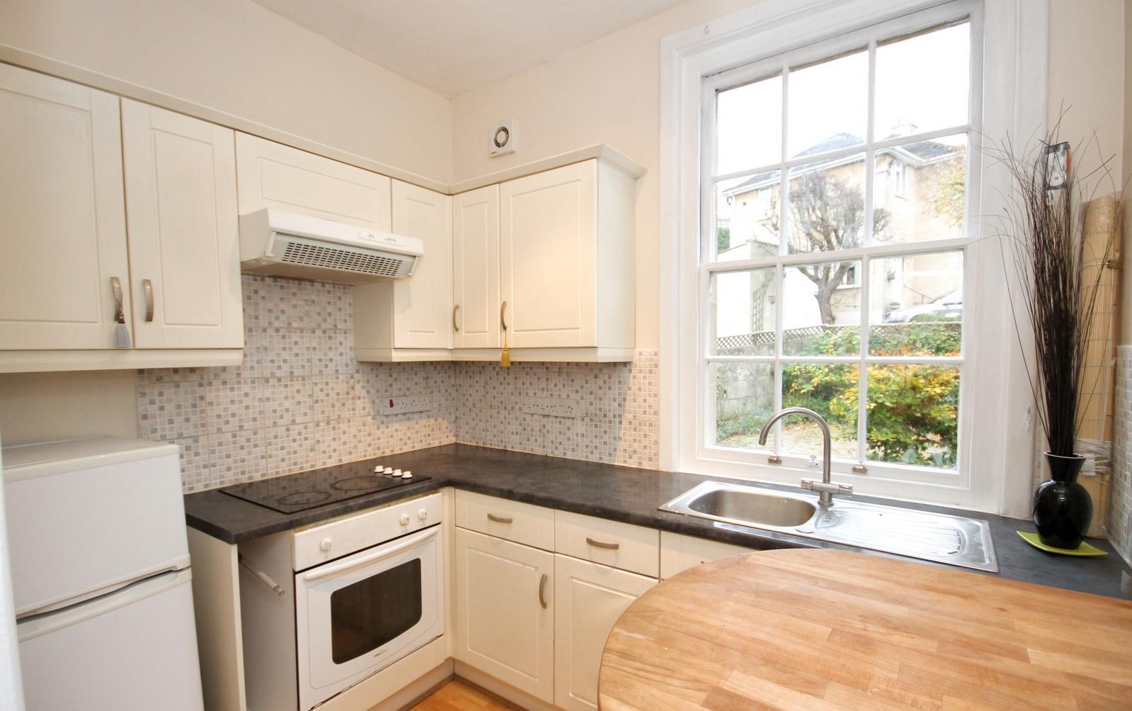 Flat Lower Oldfield Park in Bath