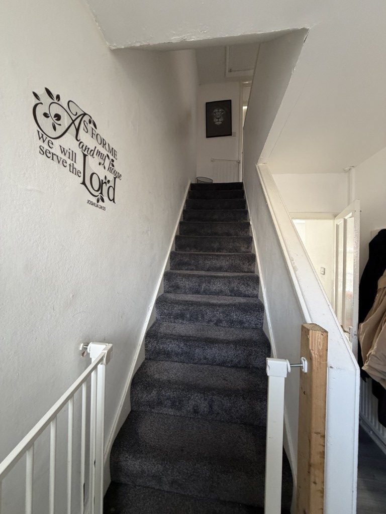 House Kenyon Way in Salford