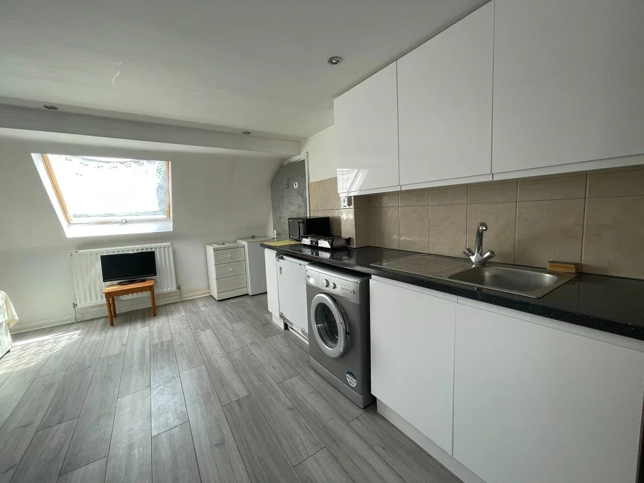 Flat Bury Street West in Greater London