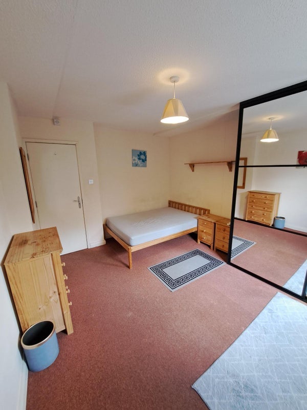 Flat Hathersage Road in Manchester
