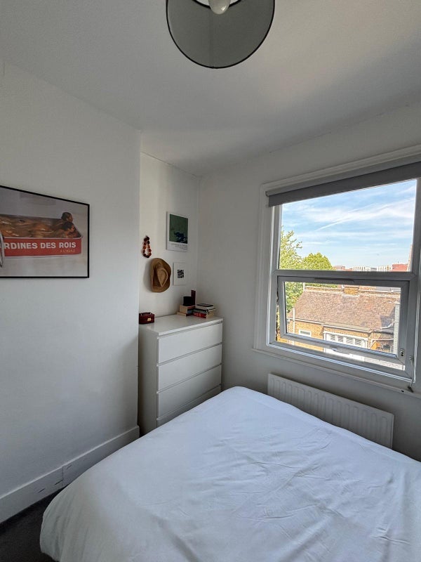Room East Hill in Greater London