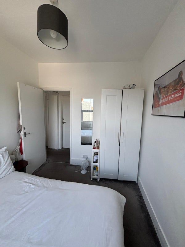 Room East Hill in Greater London