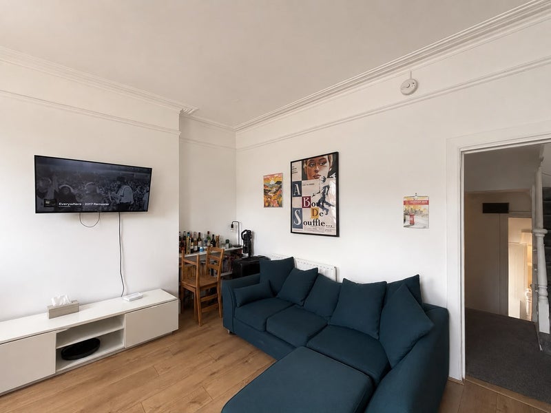 Room East Hill in Greater London