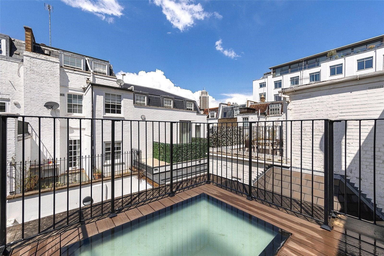 House Cheval Place in City of Westminster