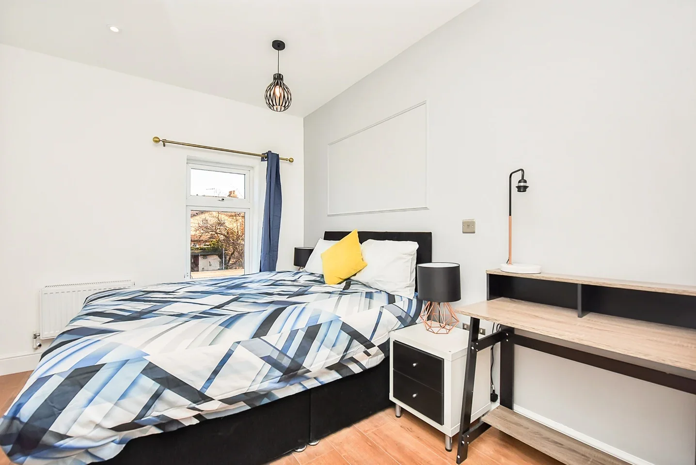 Room Woodcroft Road in Greater London
