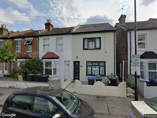 Room Woodcroft Road in Greater London