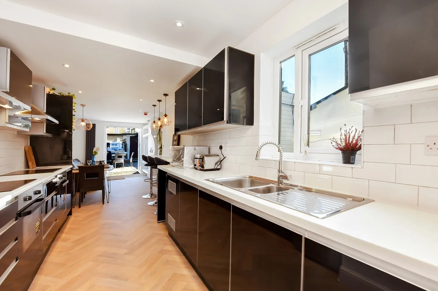 Room Woodcroft Road in Greater London