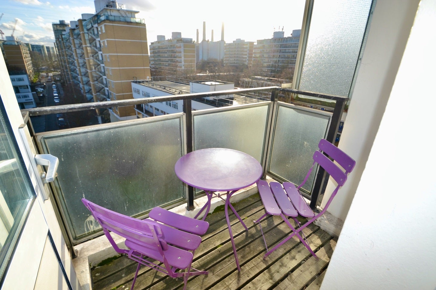 Flat Lupus Street in City of Westminster
