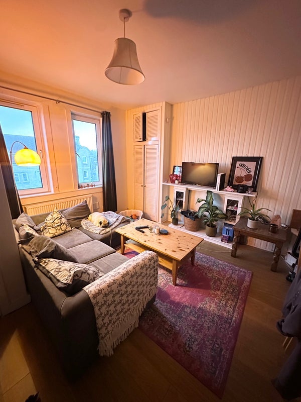 Room Lochend Drive in City of Edinburgh