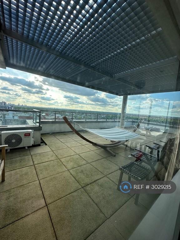 Flat Axon Place in Greater London