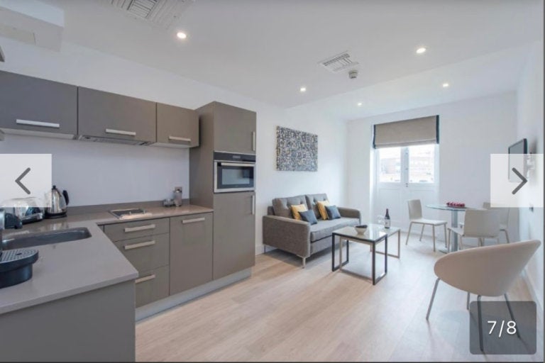 Flat Rosebery Avenue in Greater London