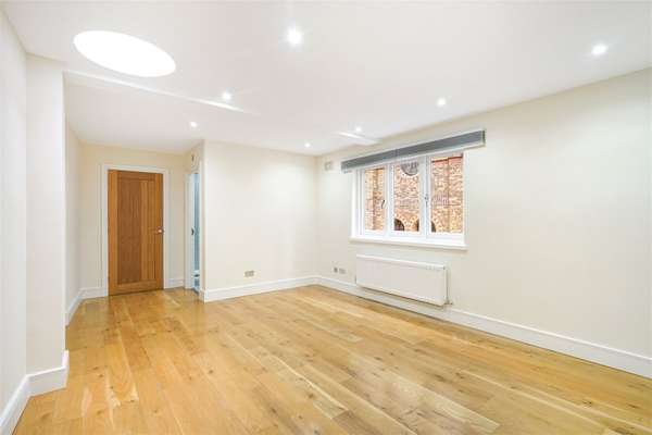 Flat Castle Lane in City of Westminster