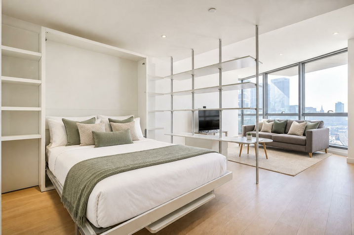 Flat Biscayne Avenue in Greater London