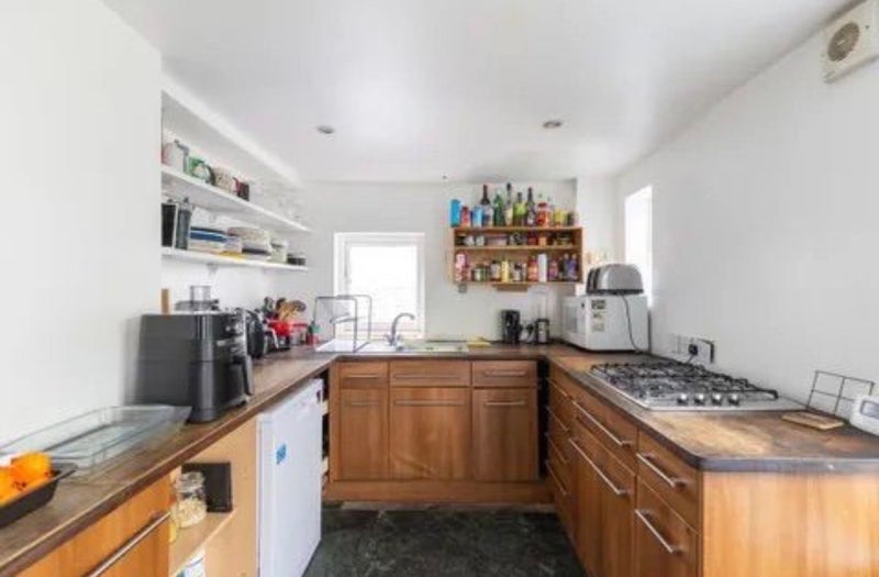 Room Bramley Road in Greater London
