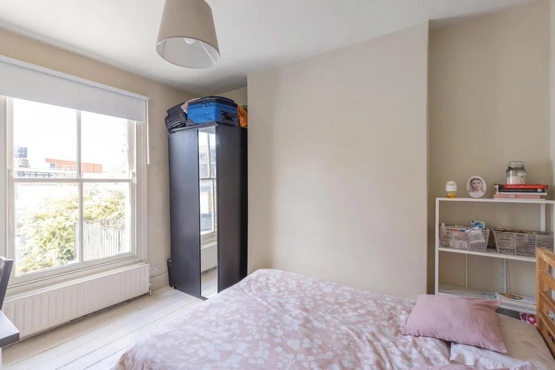 Room Bramley Road in Greater London
