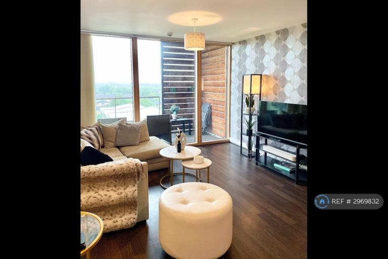 Flat South Row in Milton Keynes