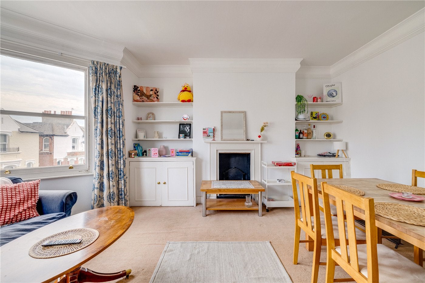 Flat Whittingstall Road in Greater London