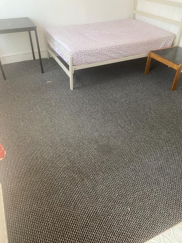 Room Altmore Avenue in Greater London
