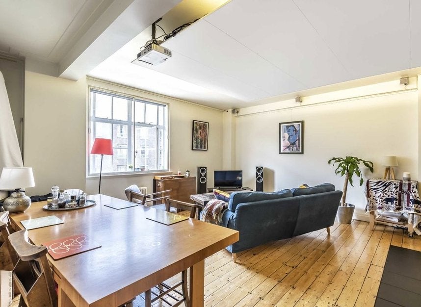 Flat Coram Street in Greater London
