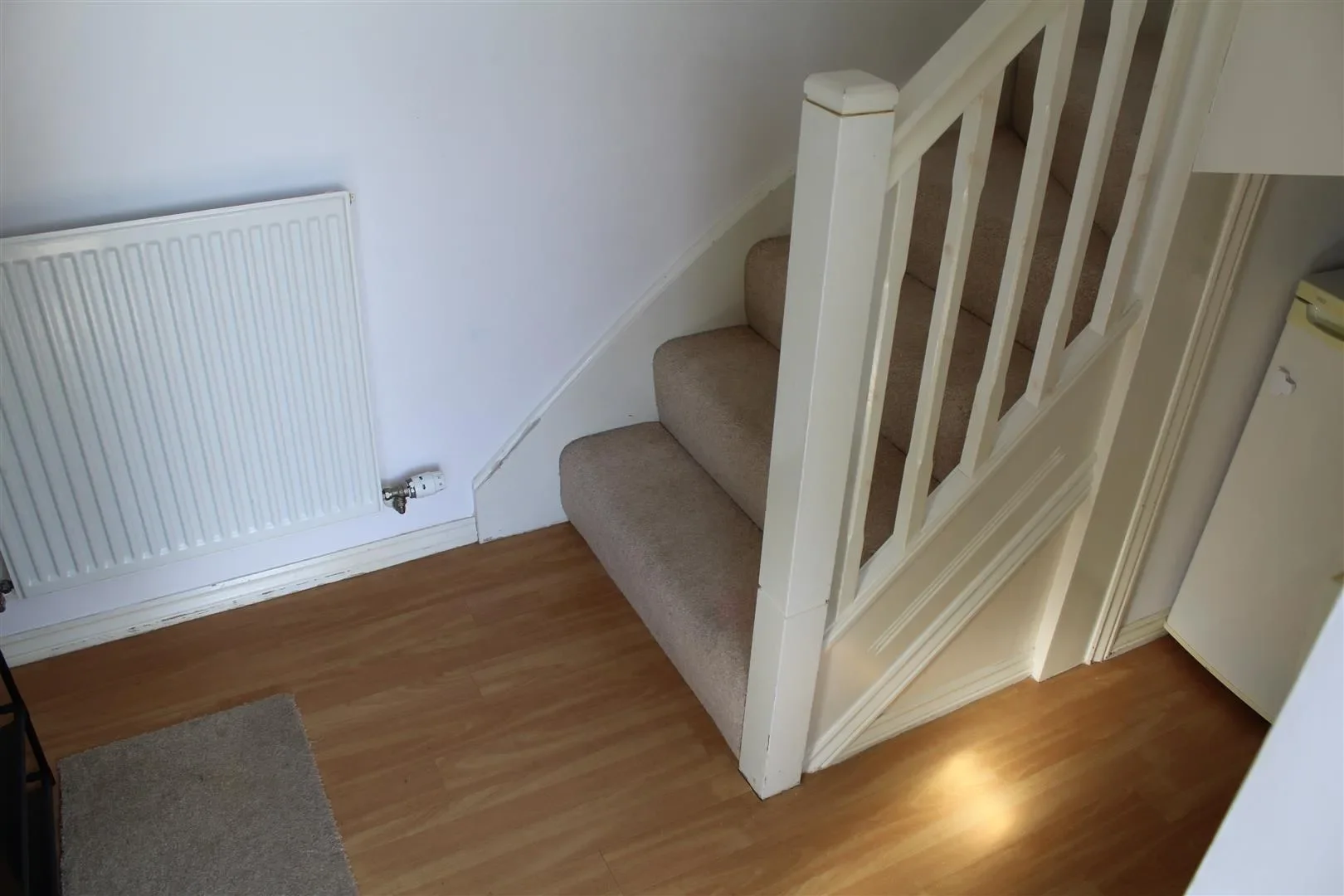 Flat Wharton Crescent in Nottingham