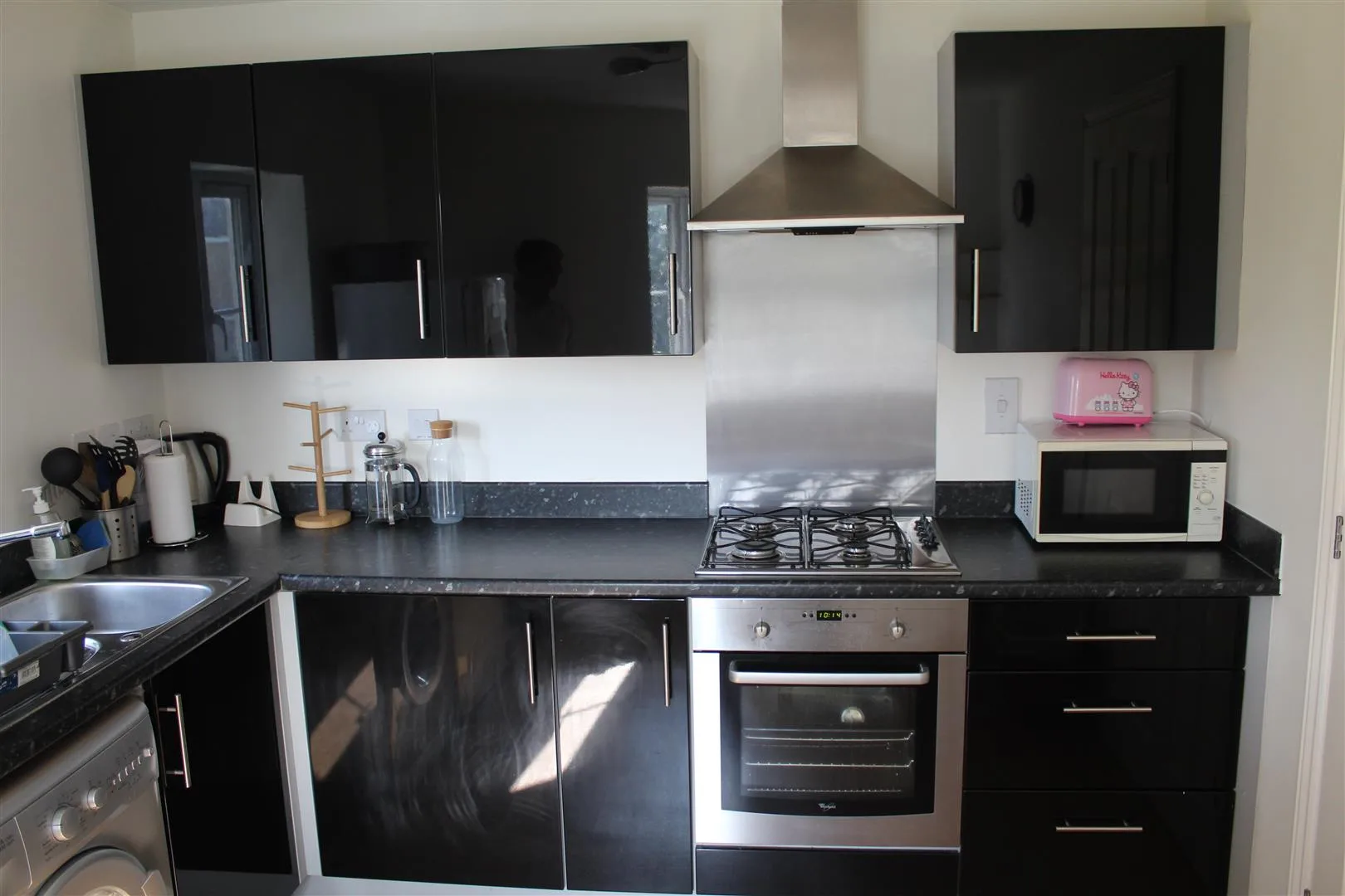 Flat Wharton Crescent in Nottingham