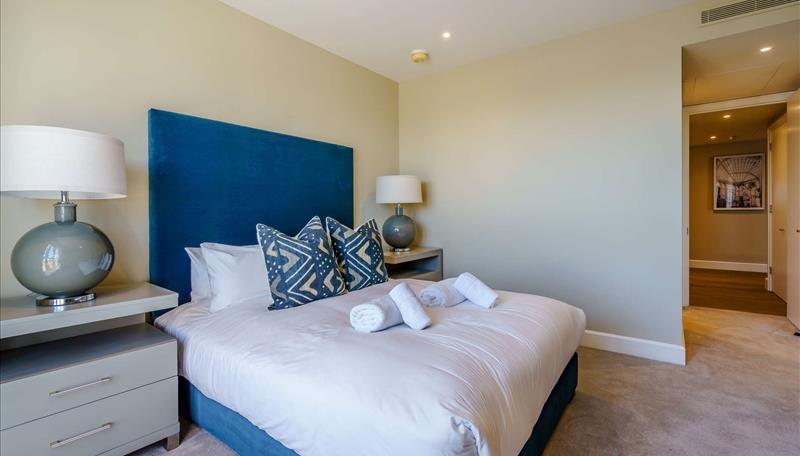 Flat Westferry Circus in Greater London