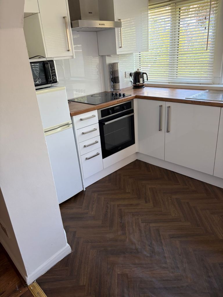 Flat Delamere Road in Greater London