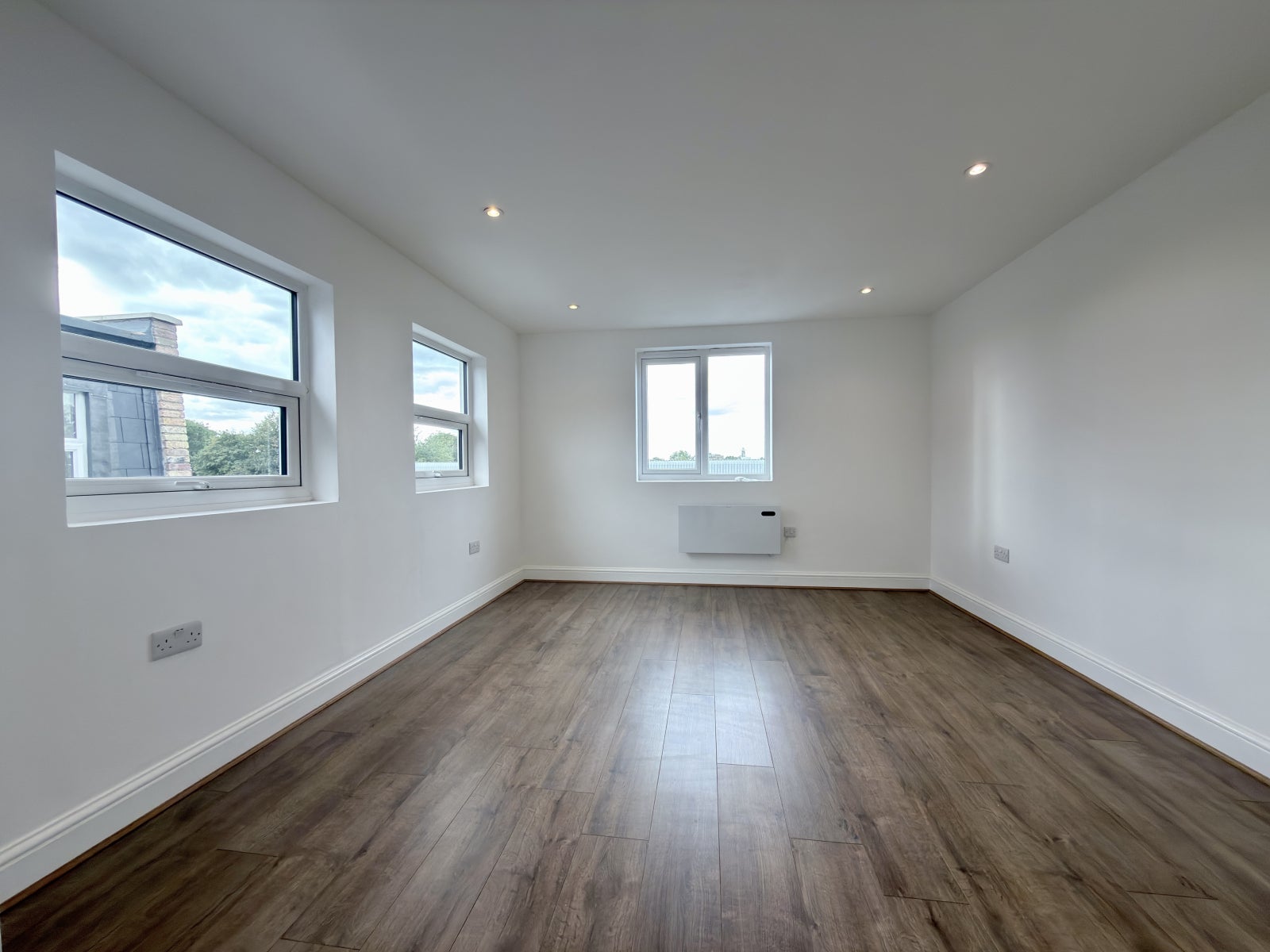 Flat Gambole Road in Greater London