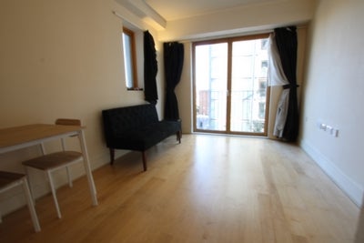 Flat Stroudley Road in Brighton