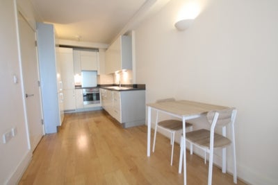 Flat Stroudley Road in Brighton