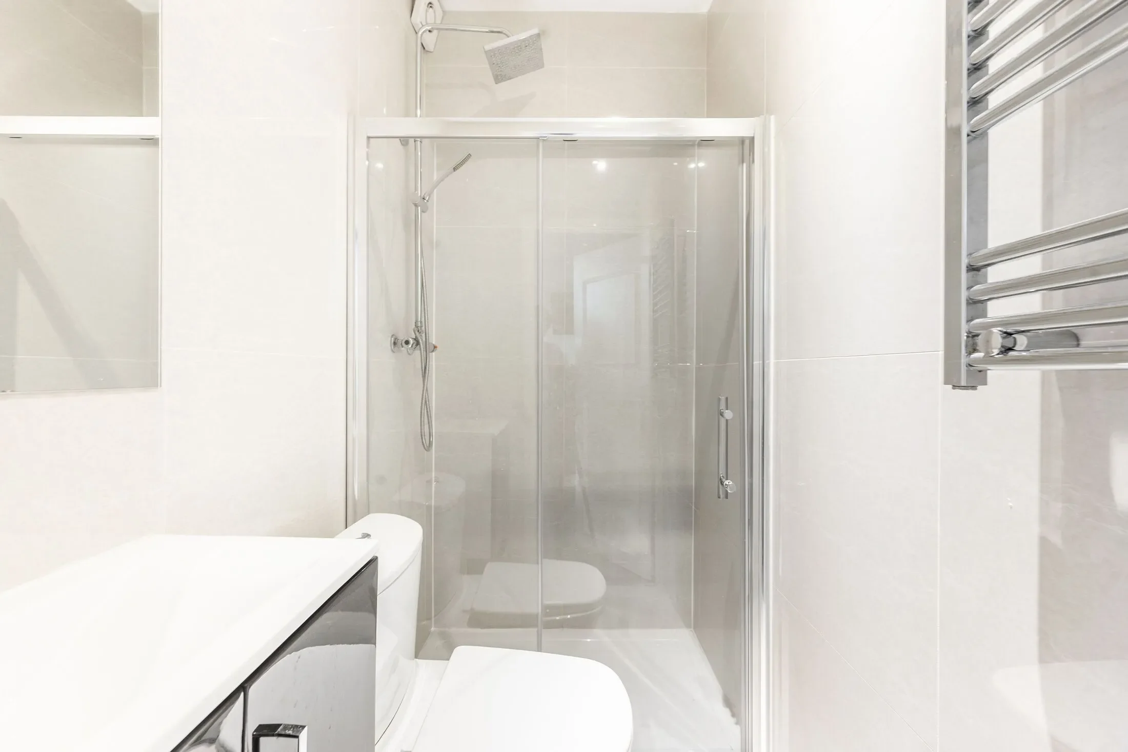 Flat Marloes Road in Greater London