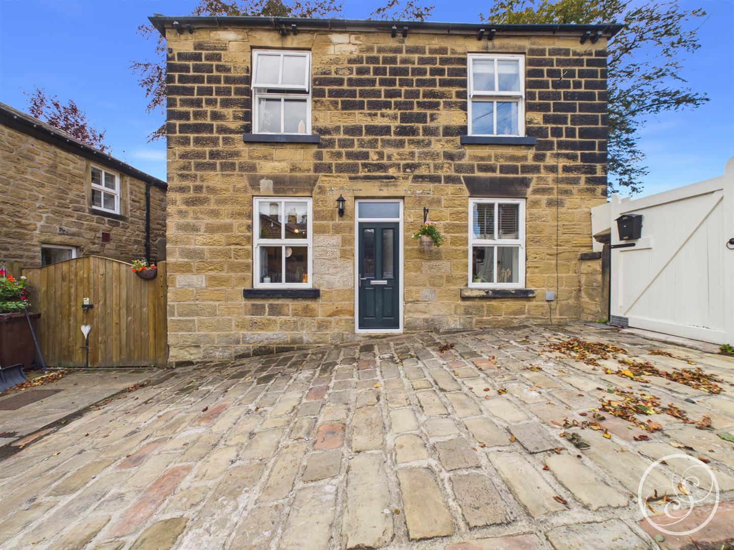 House Gledhow Lane in Leeds