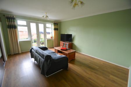 Flat Burton Court in Peterborough