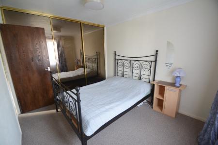 Flat Burton Court in Peterborough
