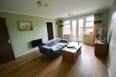 Flat Burton Court in Peterborough