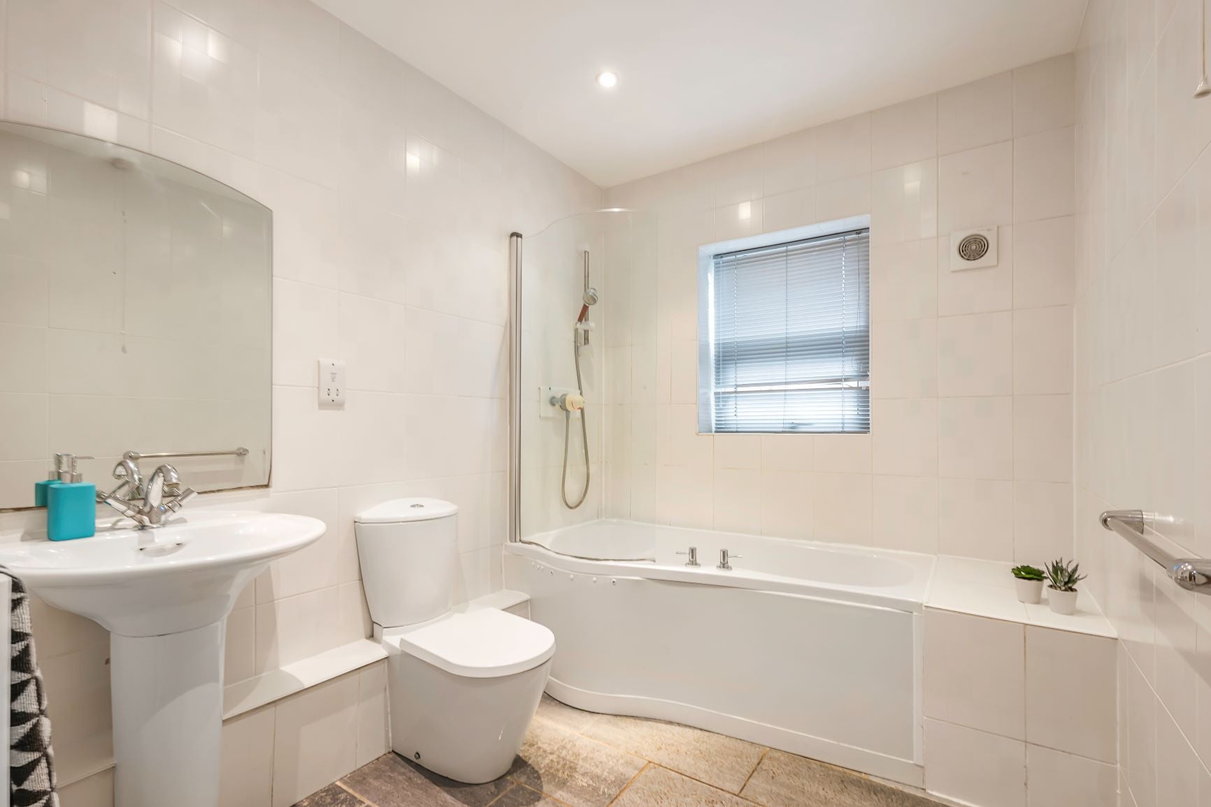 Flat Victoria Terrace in Leeds