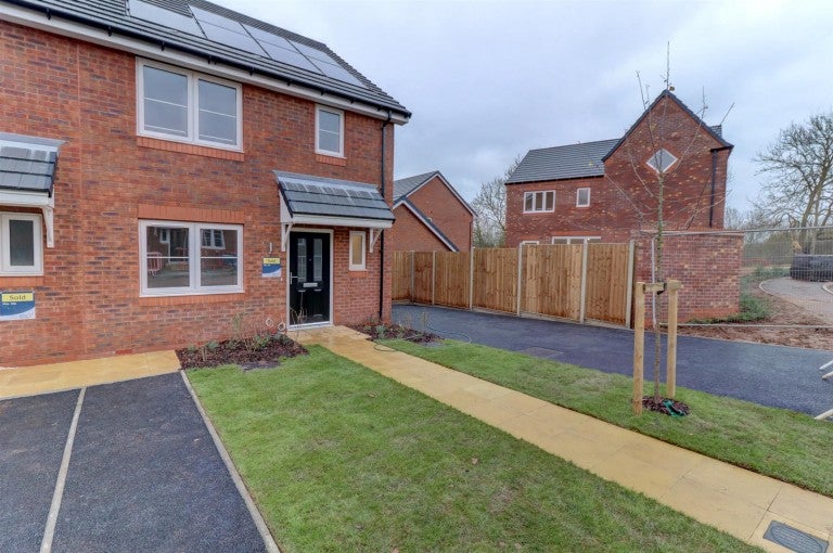 House Glasshouse Lane in Kenilworth
