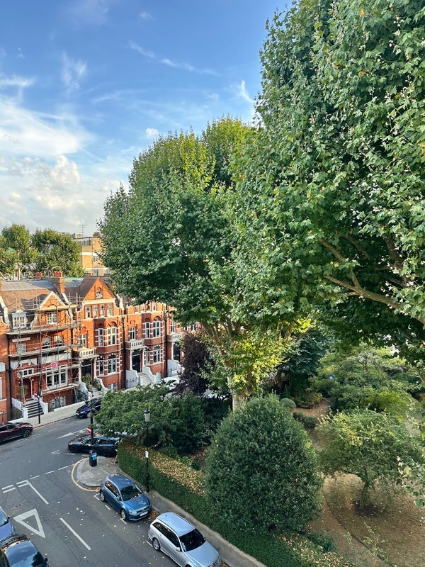 Room Farnell Mews in Greater London