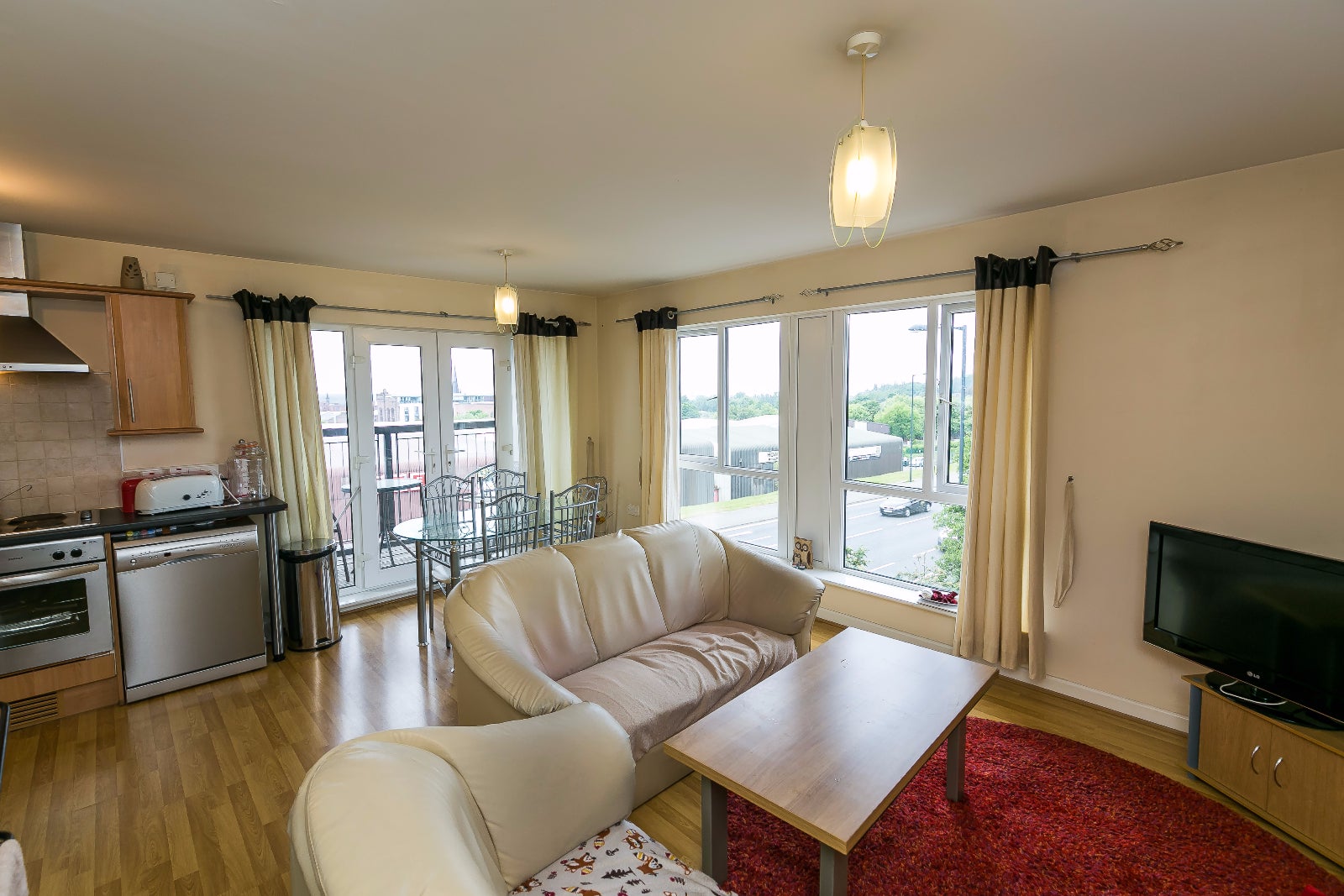 Flat Gilmartin Grove in Liverpool