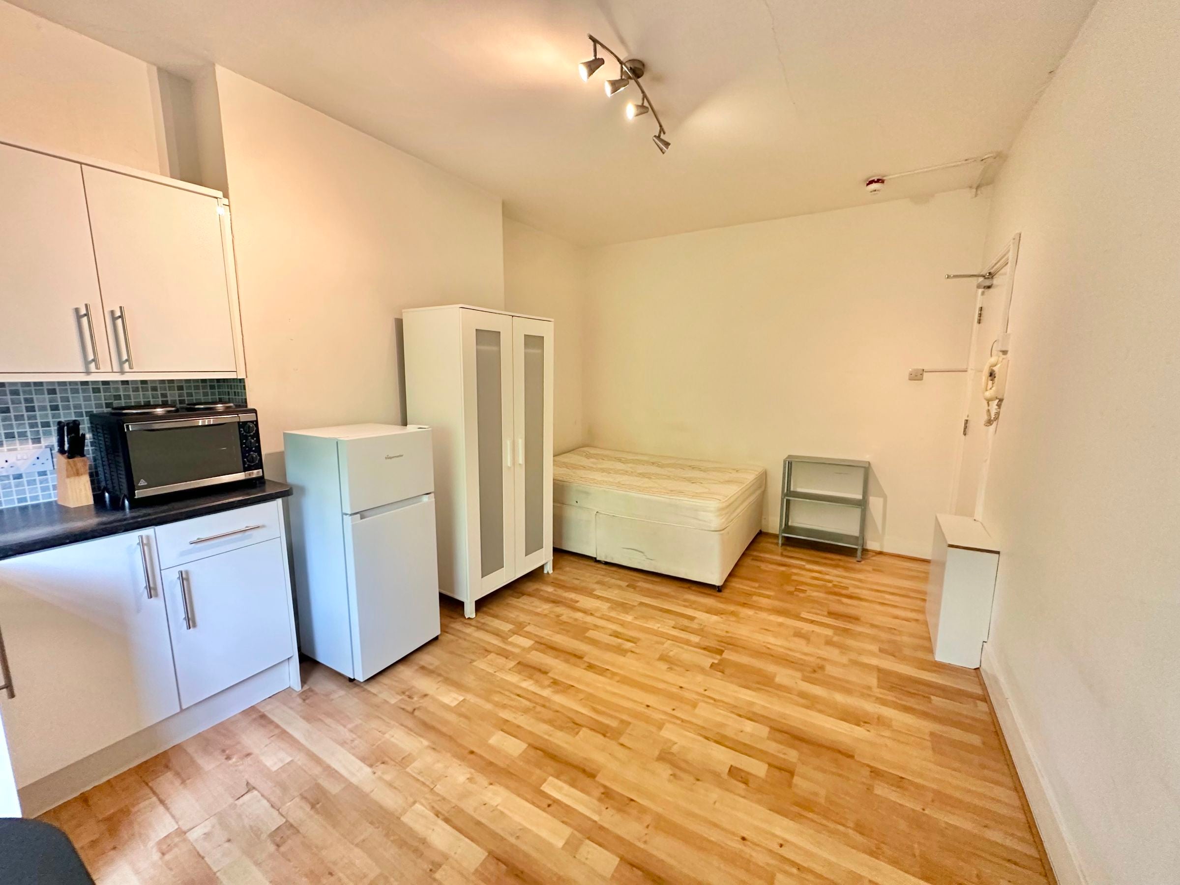 Flat Hamilton Gardens in City of Westminster