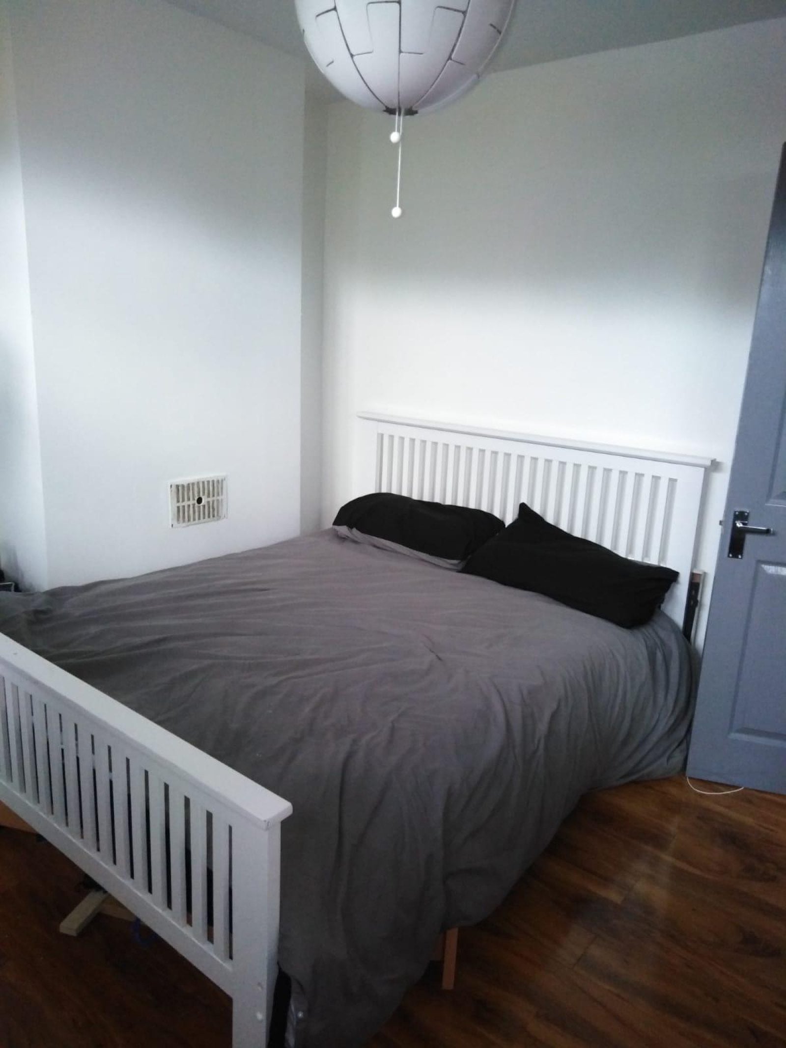 Room Hawthorn Road in Strood