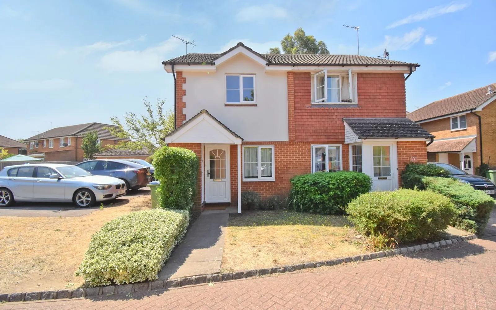 House Sullivan's Reach in Elmbridge
