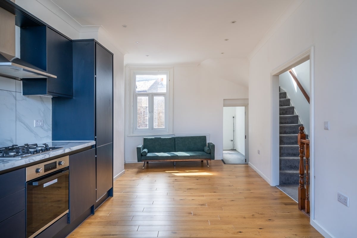 Flat Cavendish Road in Greater London