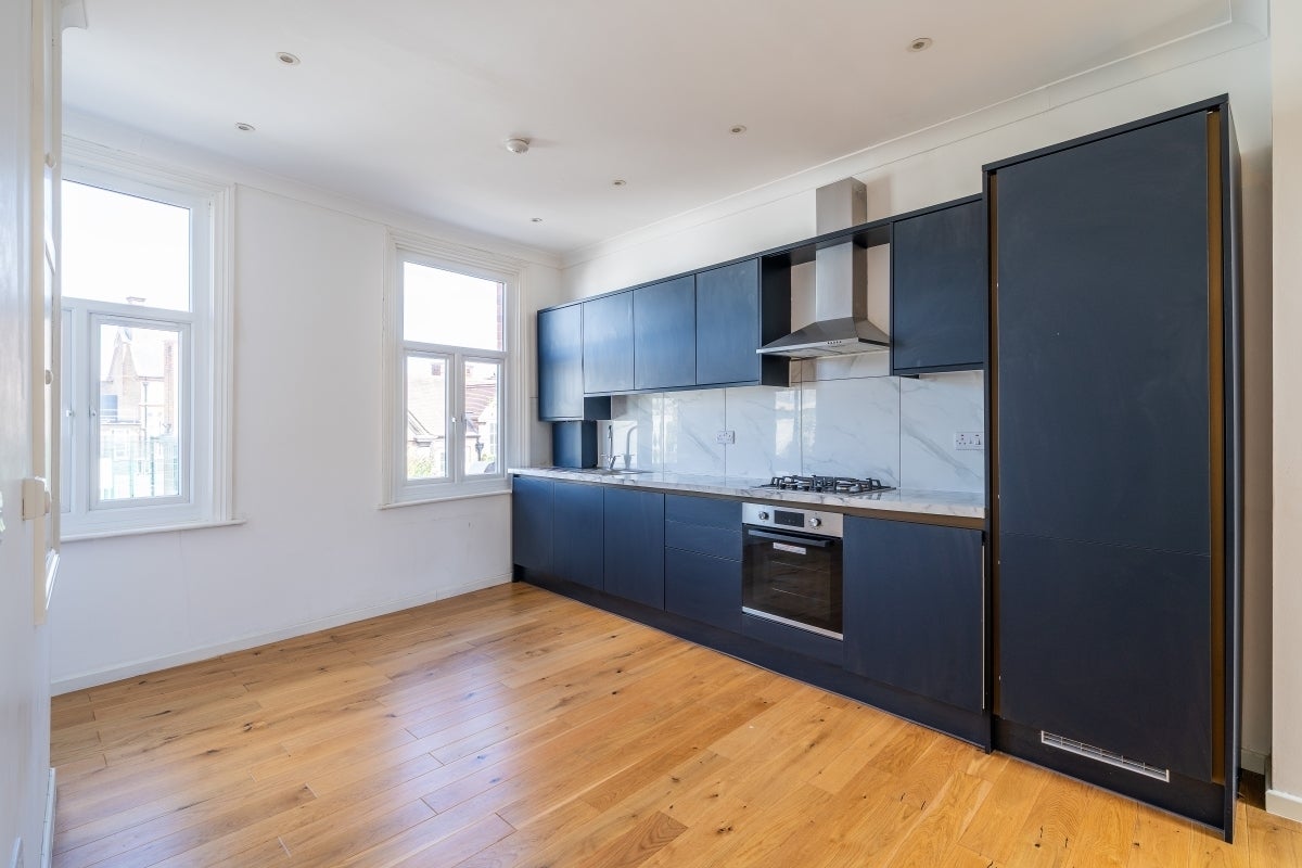 Flat Cavendish Road in Greater London