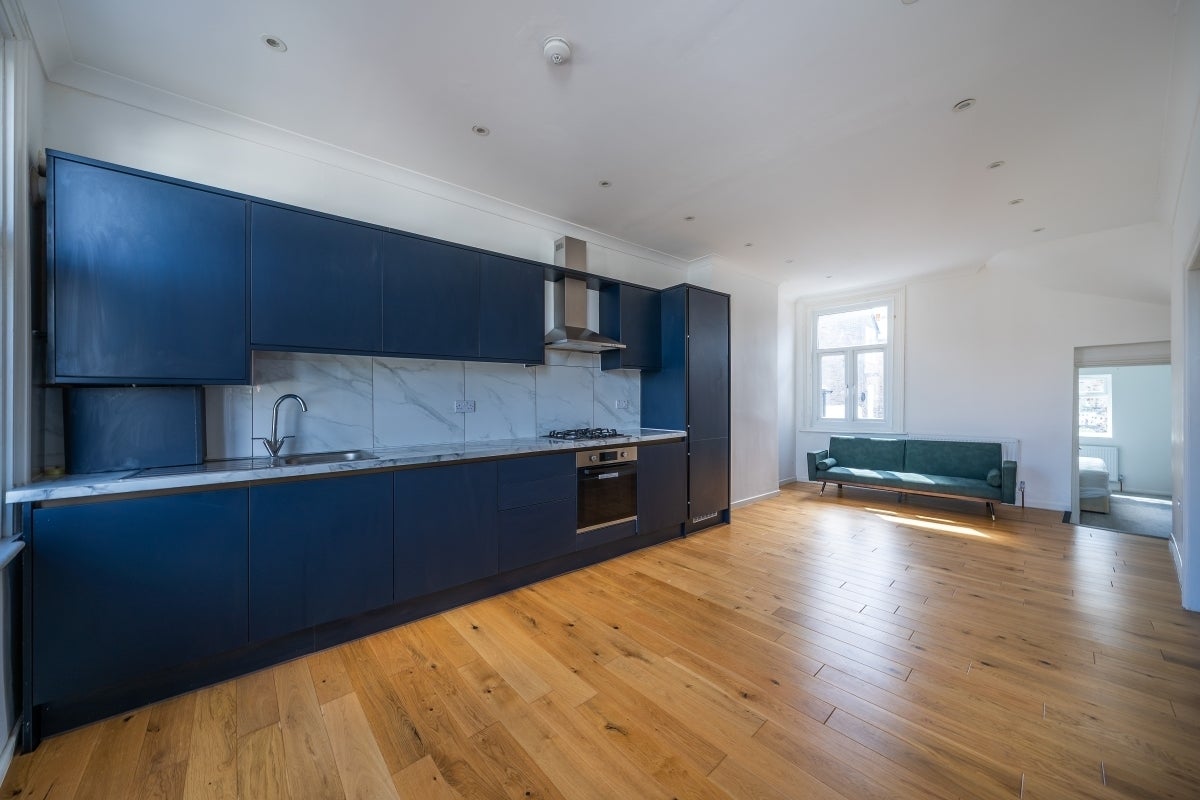 Flat Cavendish Road in Greater London