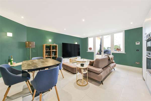 Flat Elgin Avenue in City of Westminster