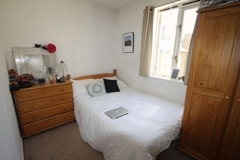 Flat Camberwell Road in Greater London