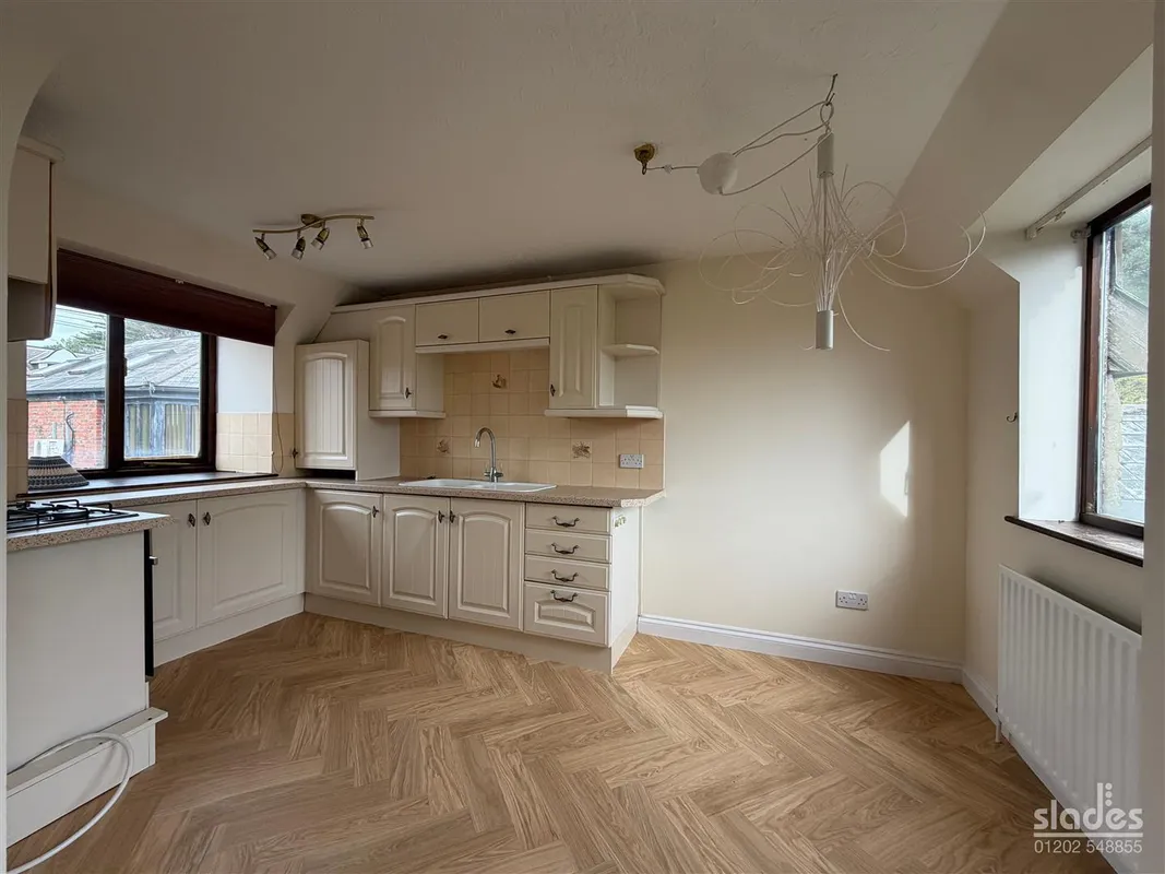 Flat Ravine Road in Poole