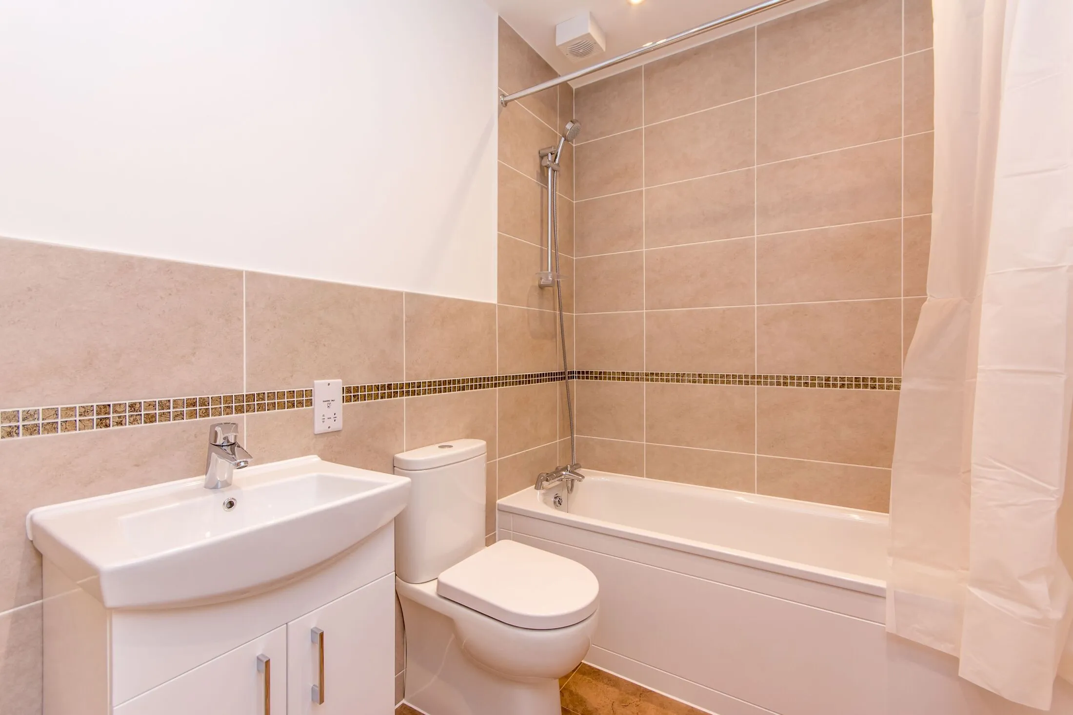 Flat Cricklewood Broadway in Greater London